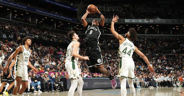 欧博数据中心-利德尔21分萨拉夫19+5 篮网主场力克雄鹿